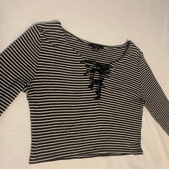 Cropped shirt - Picture 1 of 3